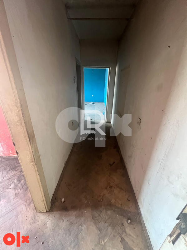 Na prodaju jednosoban stan 41 m2, za renoviranje, Širi centar 10