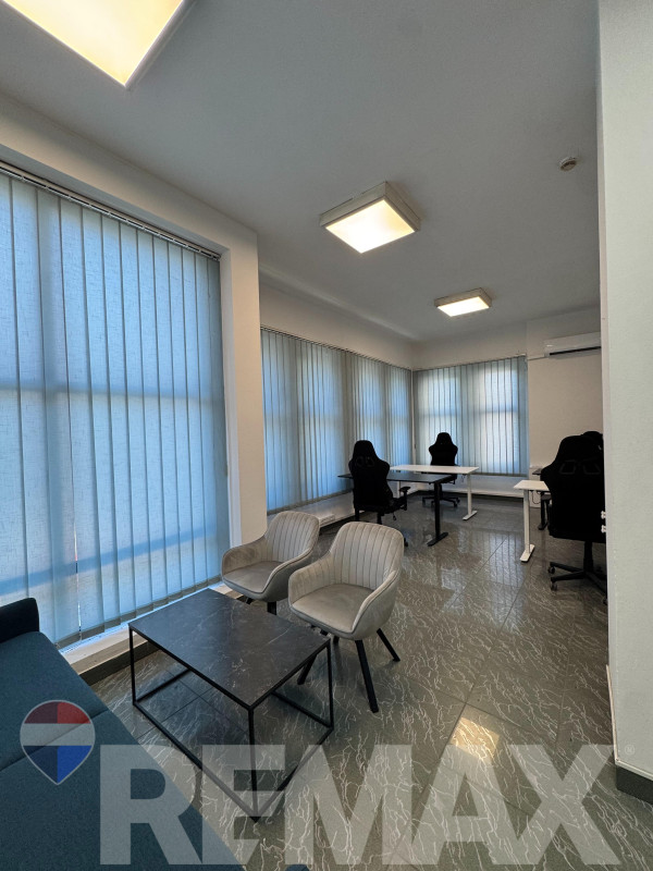 Poslovni prostor | 30m2 | Top lokacija | Kompletno opremljen