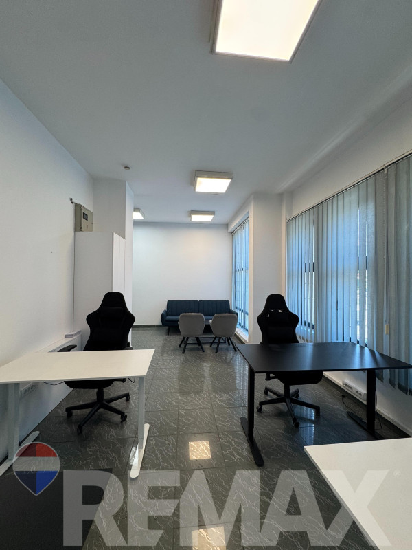 Poslovni prostor | 30m2 | Top lokacija | Kompletno opremljen 2