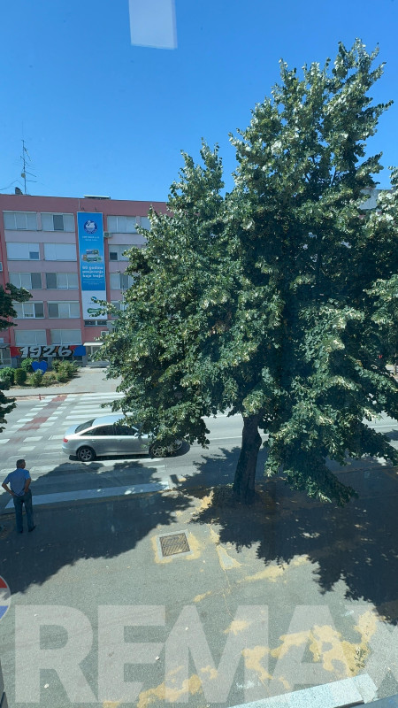 Poslovni prostor | 30m2 | Top lokacija | Kompletno opremljen 6