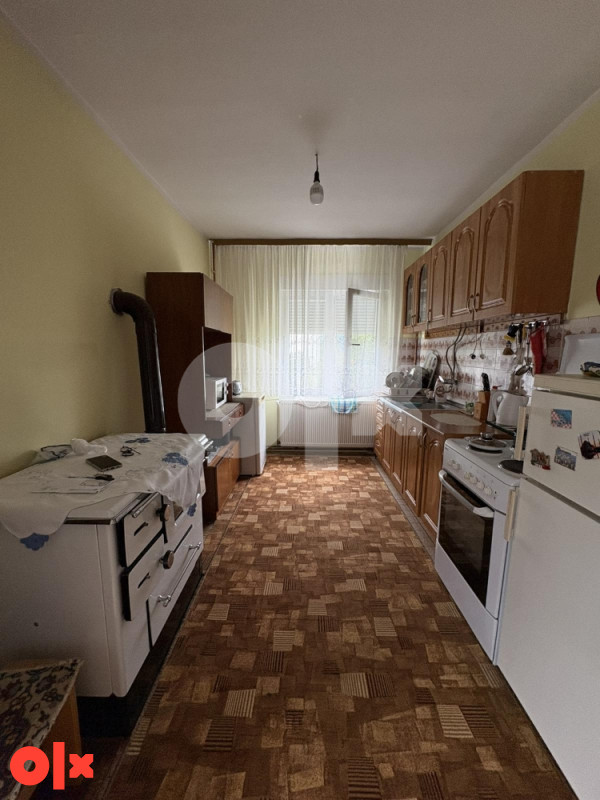 PRODAJE SE KUĆA 12