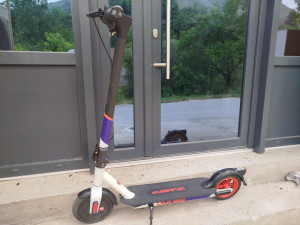 APRILIA eSRZ ELEKTRIČNI SKUTER