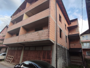 Kuca/zgrada  na tri etaze i sest stanova,  Novo Sarajevo photo 2