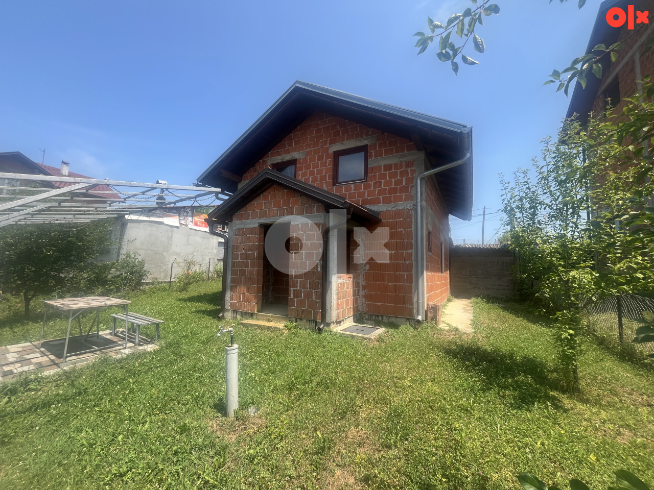 Kuća Jablan Laktaši sa p. objektom i vocnjakom plac 1000m2