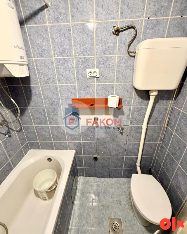 Iznjamljuje se poslovni prostor/kuća na atraktivnoj lokaciji 7