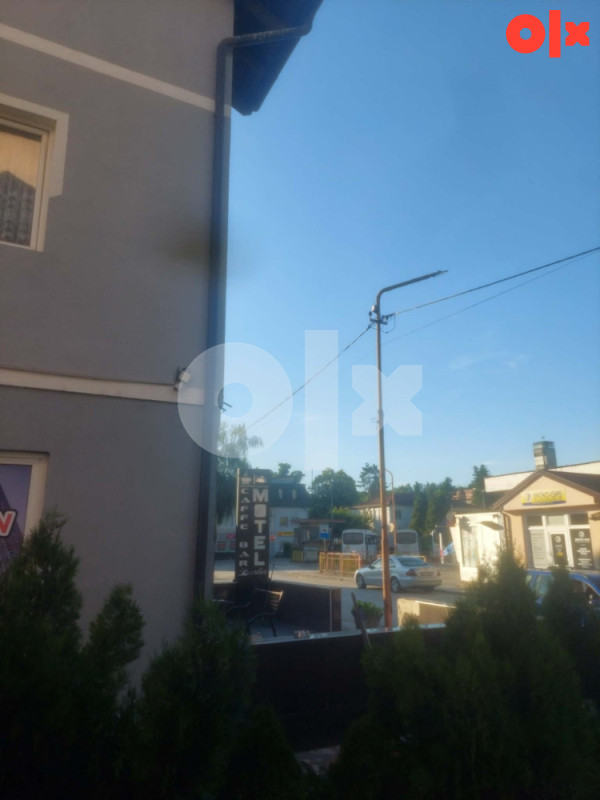 Hitno! Kuca sa poslovnim prostorom- Lukavac,top lokacija 2
