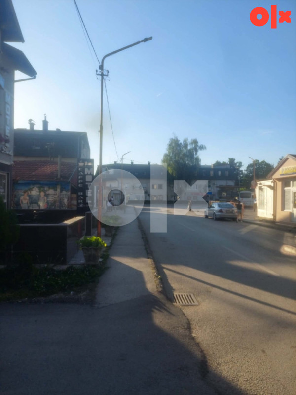 Hitno! Kuca sa poslovnim prostorom- Lukavac,top lokacija 4