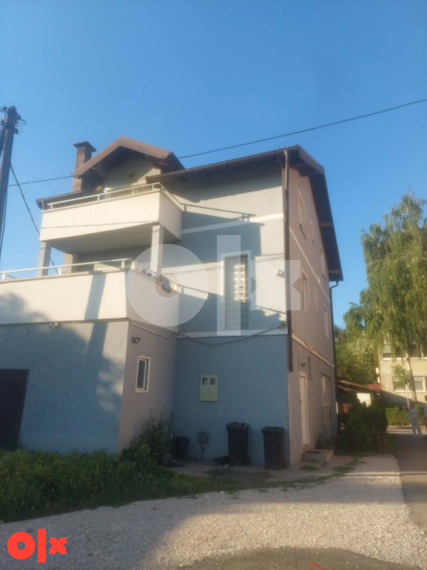 Hitno! Kuca sa poslovnim prostorom- Lukavac,top lokacija 8