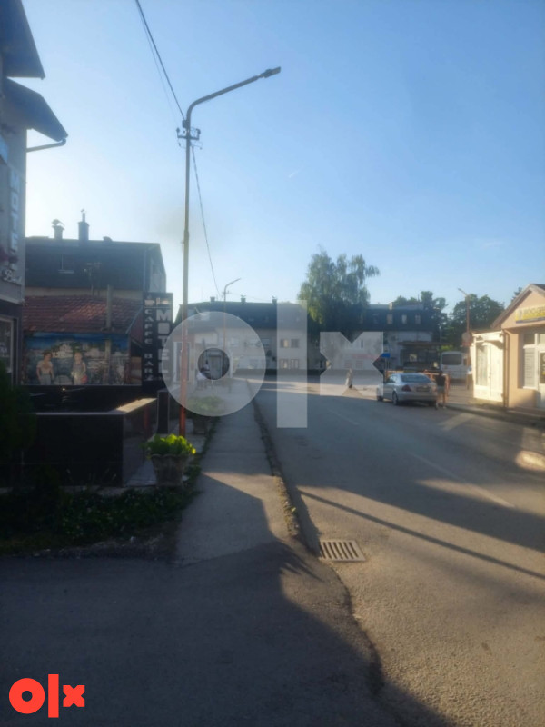 Hitno! Kuca sa poslovnim prostorom-Lukavac,top lokacija 5