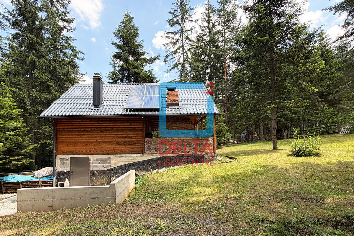 Vikendica na parceli 2.005 m2 / Nišići 8