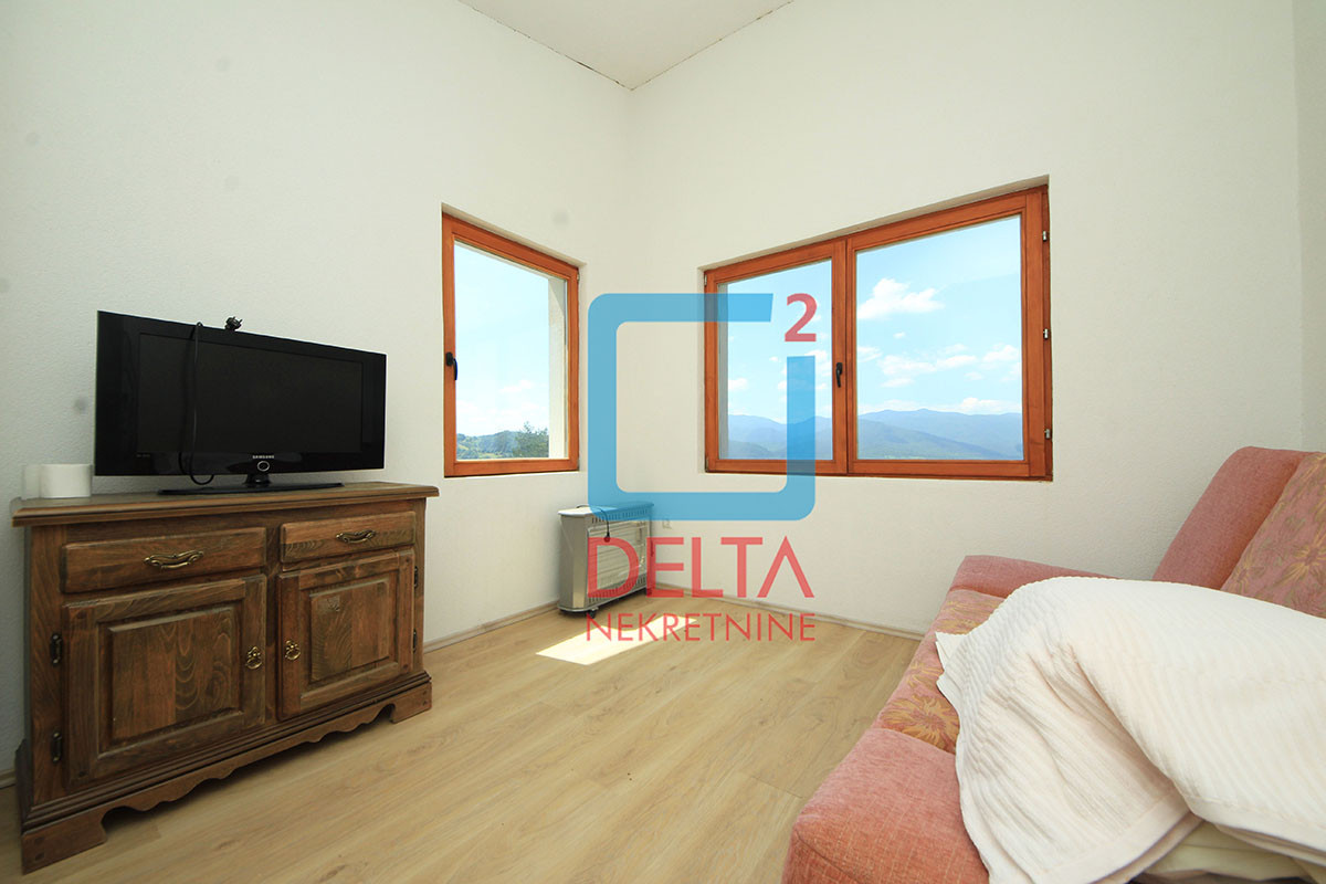 Kuća 175m2 / na parceli 13.716m2 / Vozuća-Krivaja / Zavidovići 26