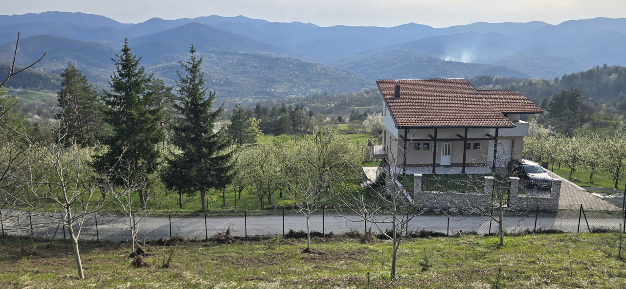 Kuća 175m2 / na parceli 13.716m2 / Vozuća-Krivaja / Zavidovići 39