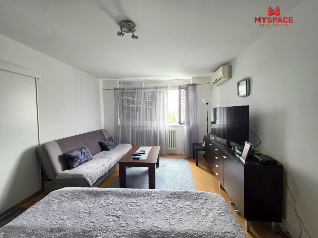 MY SPACE/ Stan/ Alipasino polje / RENOVIRAN/ NAMJESTEN/ 39 m2 2