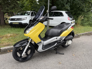 YAMAHA X MAX 250
