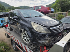 Corsa D 1.3 cdti 55 kw 2010 godina bih papiri - dijelovi