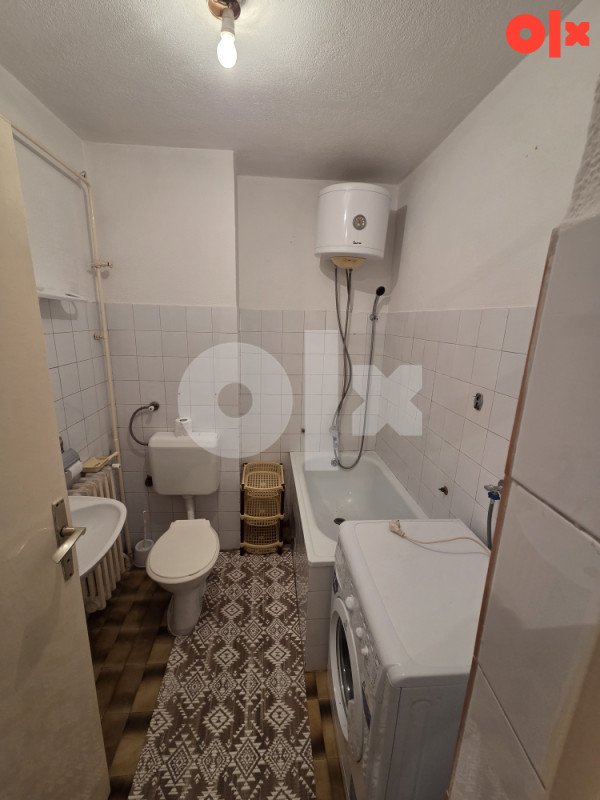 Stanovi i apartmani Zenica kod biroa 30 kvadrata 8