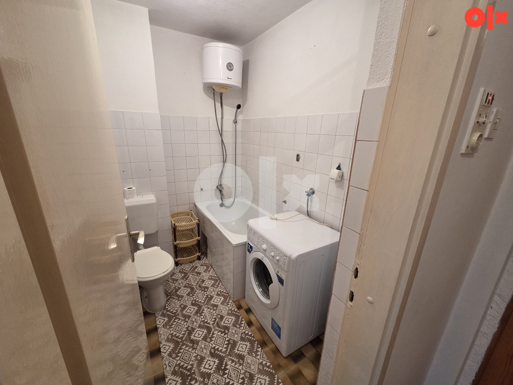 Stanovi i apartmani Zenica kod biroa 30 kvadrata 9