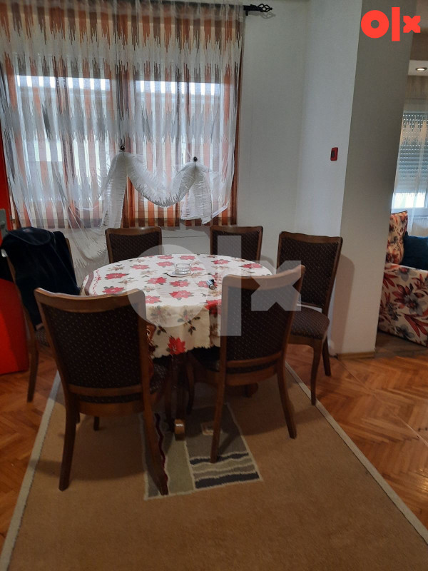 Dvosoban stan na spratu kuće 3