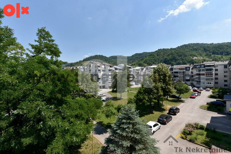 Svijetao trosoban stan površine 86 m2, Novo Naselje 19