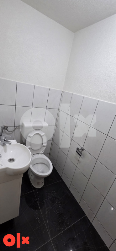 Poslovni prostor Živinice 30m2 centar grada **061412226 8