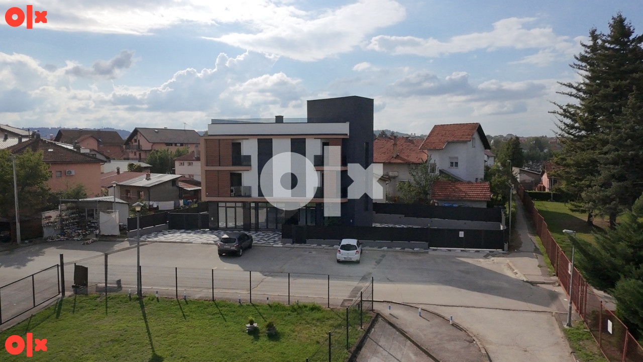 Iznajmljujem Poslovni Prostor 29m2 Banja Luka Lesnina Parking