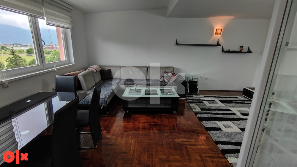 Dobrinja C5 četvorosoban dvoetažni stan 112m2 4