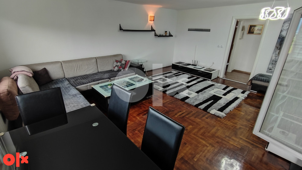 Dobrinja C5 četvorosoban dvoetažni stan 112m2 3