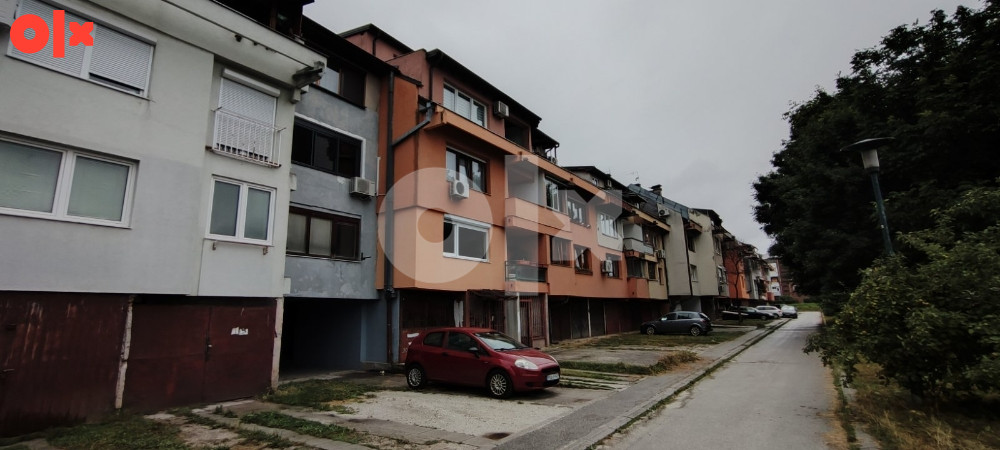 Dobrinja C5 četvorosoban dvoetažni stan 112m2 10