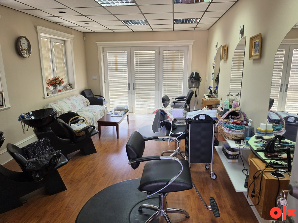 Izdaje se opremljen frizerski salon Ljubuški 3