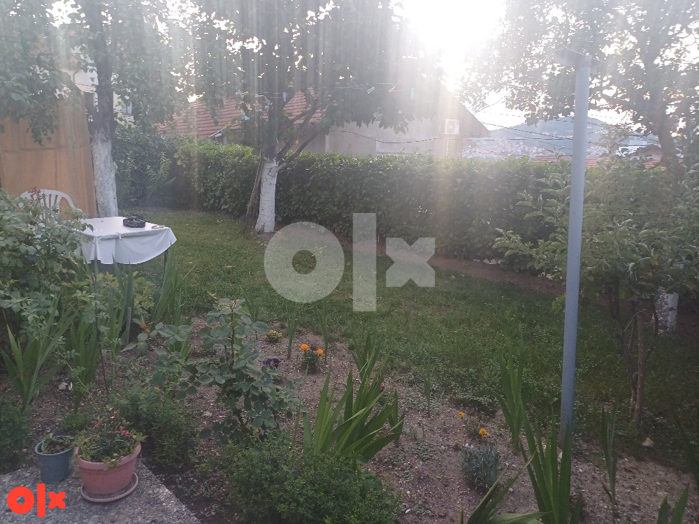 STAN U KUCI 2 SPRATA Čitaj detaljno 10