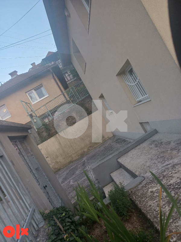 STAN U KUCI 2 SPRATA Čitaj detaljno 2