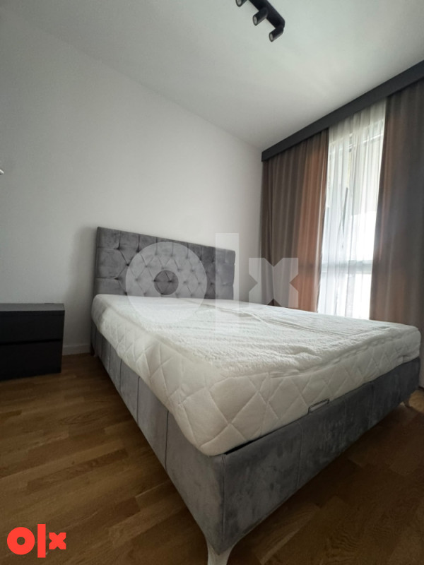 PRODAJE SE  NAMJEŠTEN TROSOBAN STAN  BULEVAR PREMIUM C LAMELA 19