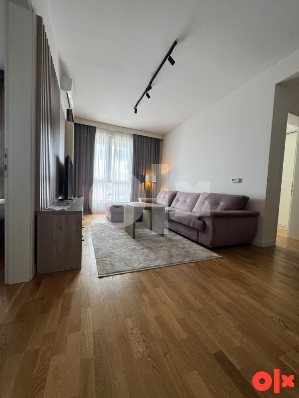 PRODAJE SE  NAMJEŠTEN TROSOBAN STAN  BULEVAR PREMIUM C LAMELA 5