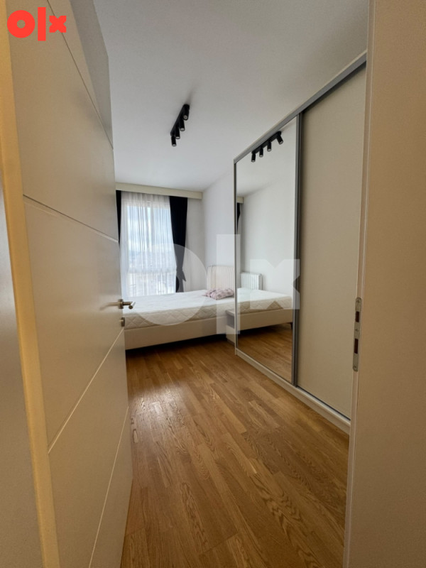 PRODAJE SE  NAMJEŠTEN TROSOBAN STAN  BULEVAR PREMIUM C LAMELA 12