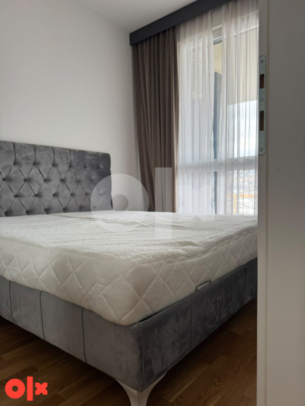 PRODAJE SE  NAMJEŠTEN TROSOBAN STAN  BULEVAR PREMIUM C LAMELA 9