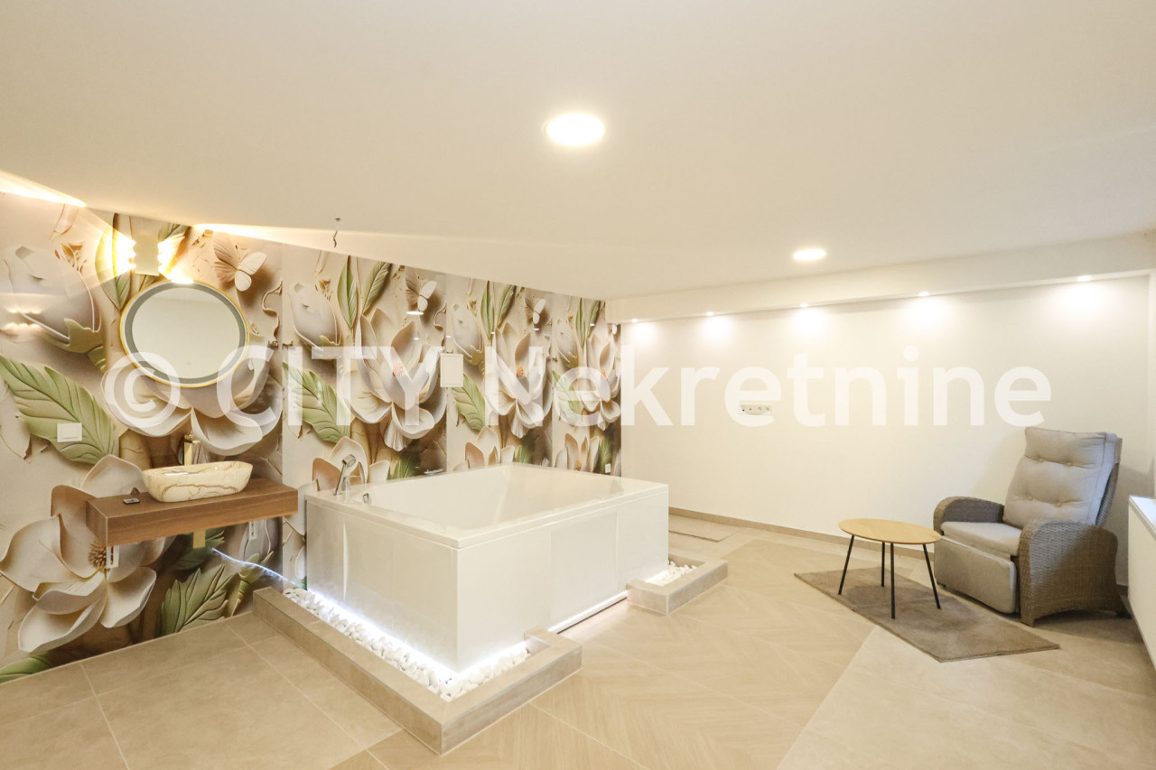 Kuća sa dvorištem i garažom - Stari Grad - 250 m2 25