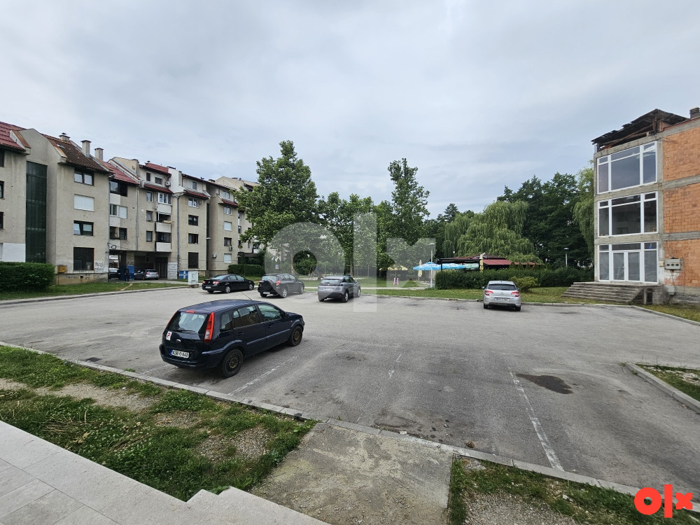 Poslovni prostor 128 m2 Istočno Sarajevo Dobrinja IV RENOVIRAN 9