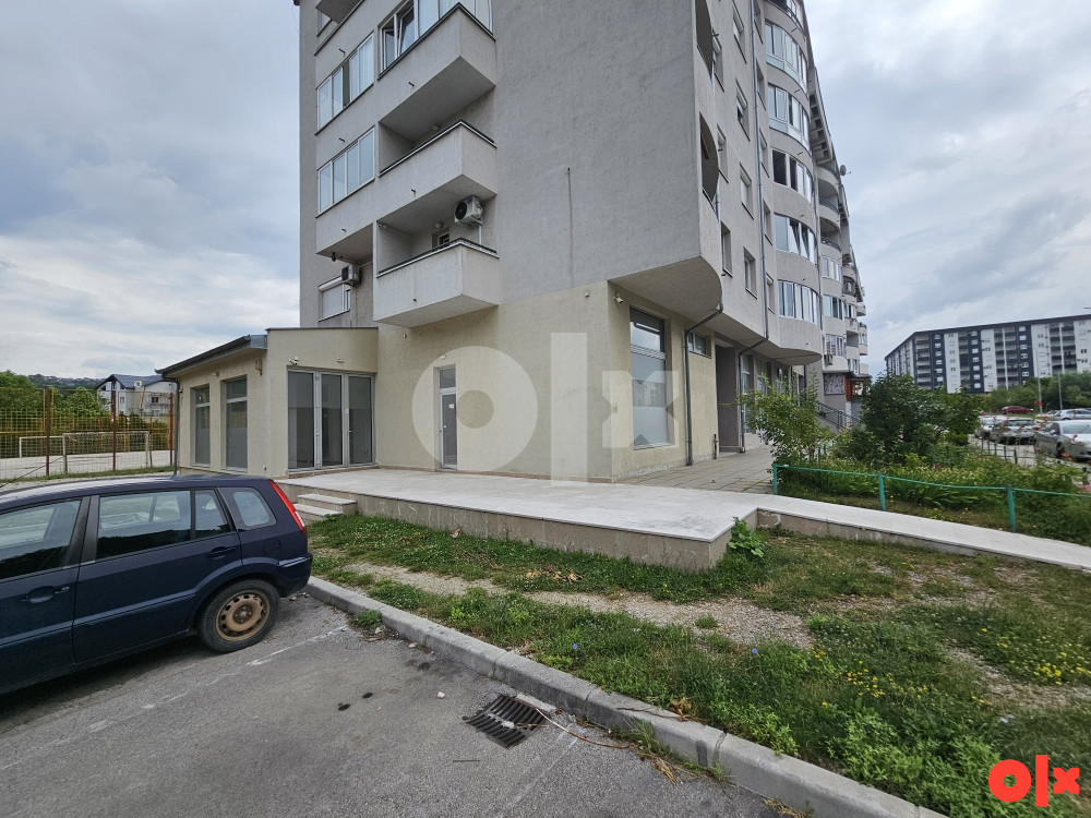 Poslovni prostor 128 m2 Istočno Sarajevo Dobrinja IV RENOVIRAN