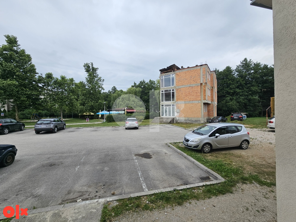 Poslovni prostor 128 m2 Istočno Sarajevo Dobrinja IV RENOVIRAN 7