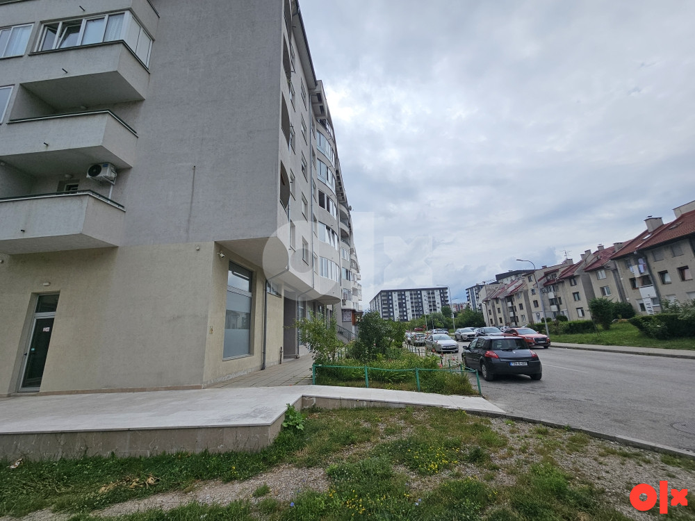 Poslovni prostor 128 m2 Istočno Sarajevo Dobrinja IV RENOVIRAN 2