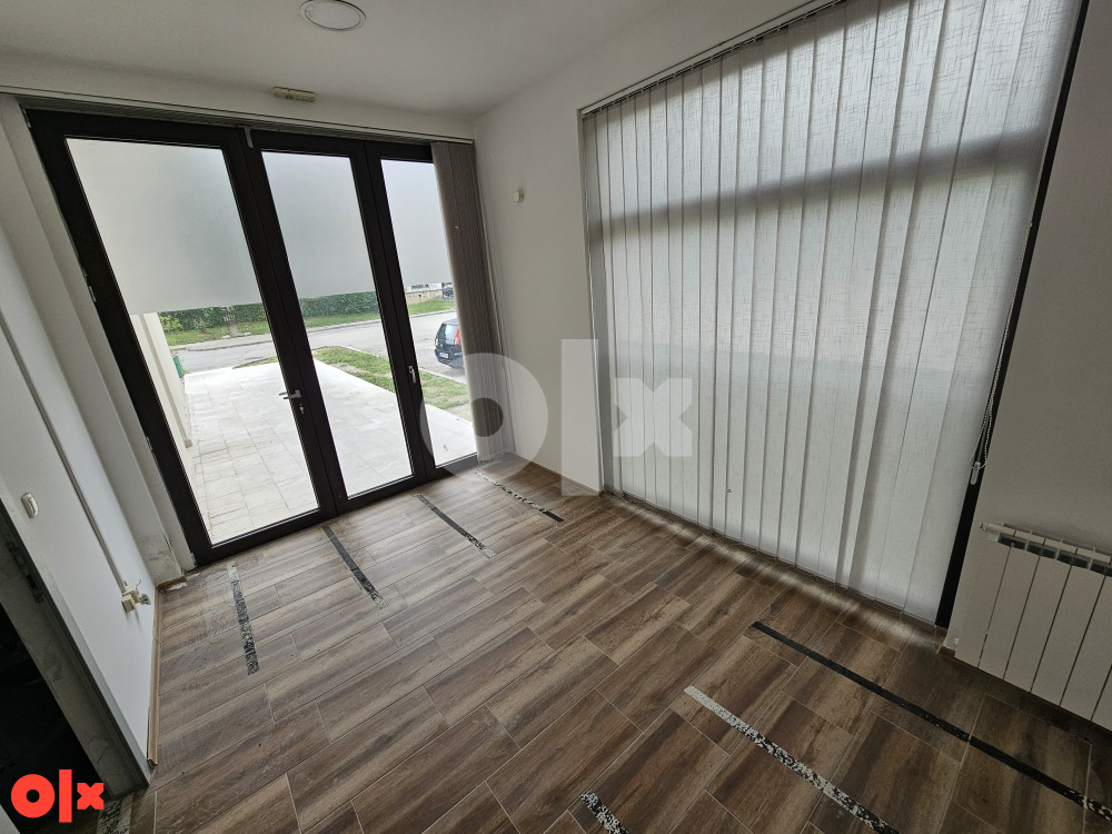 Poslovni prostor 128 m2 Istočno Sarajevo Dobrinja IV RENOVIRAN 21
