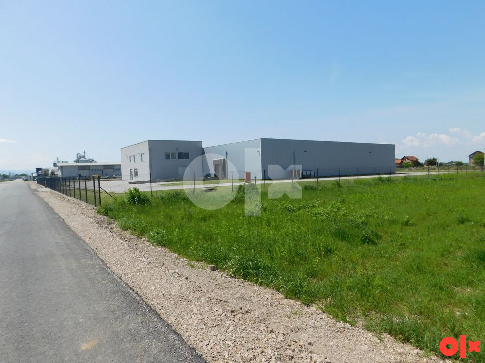 HALA- 2298m2 na placu površine 7880m2 - NOVA TOPOLA
