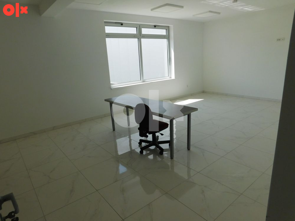 HALA- 2298m2 na placu površine 7880m2 - NOVA TOPOLA 9