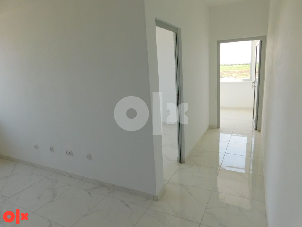 HALA- 2298m2 na placu površine 7880m2 - NOVA TOPOLA 18