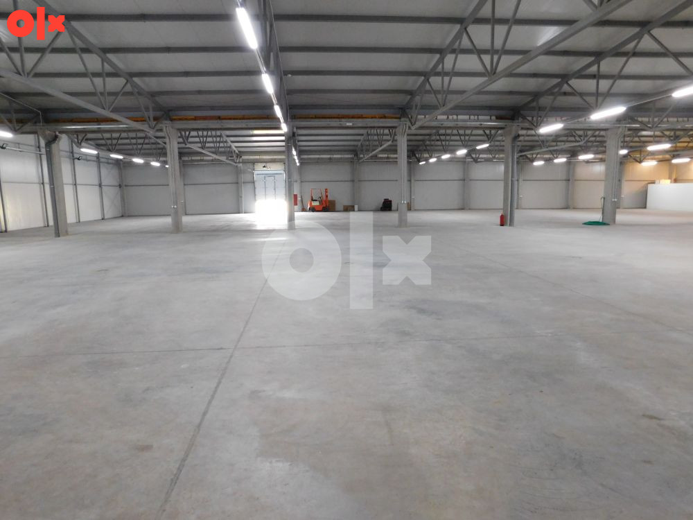 HALA- 2298m2 na placu površine 7880m2 - NOVA TOPOLA 23