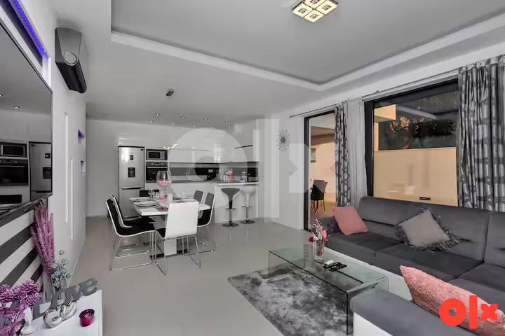 MAKARSKA - Vila s bazenom i pogledom na more 7