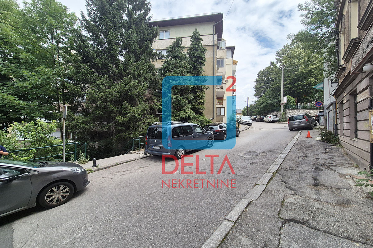 Namješten četverosoban stan / Bistrik / Stari Grad 26