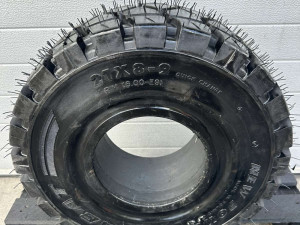Puna guma KABAT 21x8-9 (200/75-9)