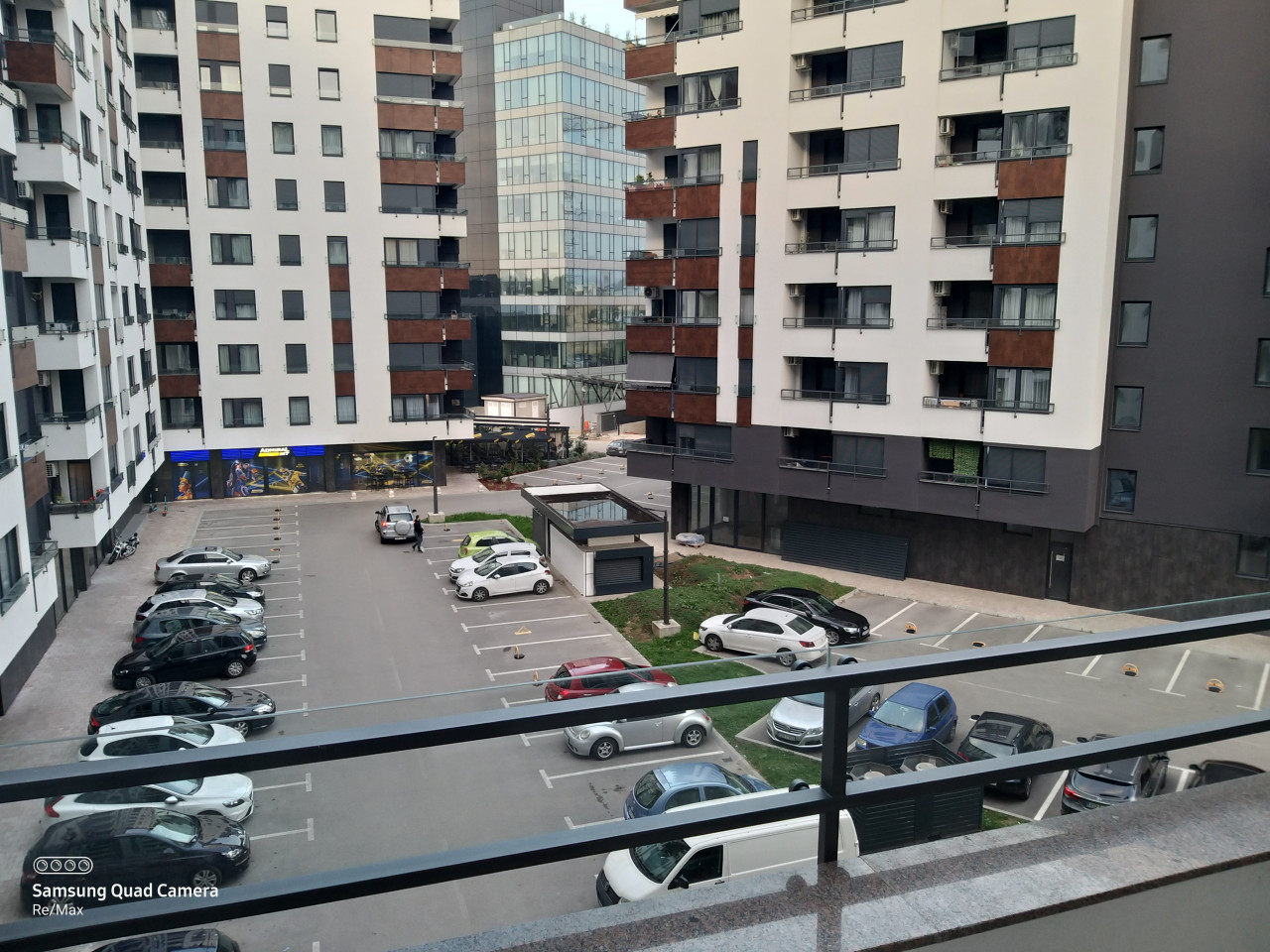Trosoban nenamješten stan - NASELJE PARK - 70 m2 34