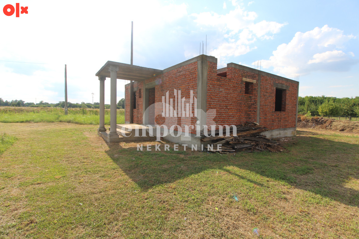 Nedovršena kuća sa placem od 2.868 m2 u Pelagićevu ID: 2744/EN 2